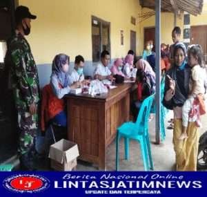 Wujudkan Balita Sehat, Sertu Sutrisno Dampingi Pelaksanaan Posyandu