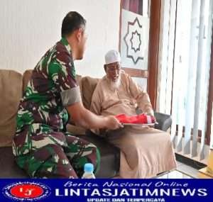 Ustad Abu Bakar Baasyir Terima Bendera Merah Putih Dari Danrem 074/Warastratama