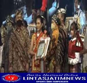 Polsek Genteng  Giat Pengamanan Malam Puncak Nusantara Gemilang Jawa Timur