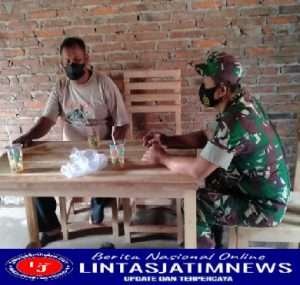 Jaga Keharmonisan Dengan Warga Binaan, Babinsa Aktif Lakukan Komsos di Wilayah