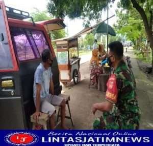 Kunjungi  Pedagang Kaki Lima, Babinsa Motivasi dan Sampaikan Pesan Kamtibmas