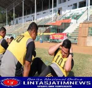 Polres Gresik Gelar Kesapmataan Jasmani di Stadion Petrokimia