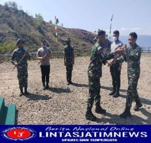 Di Puncak Kraguman, Personil TNI Bersama Instansi Terkait Persiapkan Upacara Penutupan TMMD