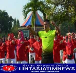 Dandim 0801/Pacitan bersama Forkopimda Ikuti Senam Lansia untuk Meriahkan HUT Kemerdekaan RI ke-77