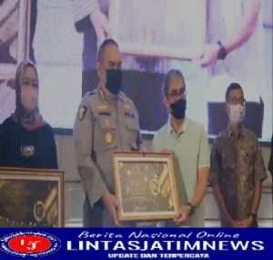 Biddokkes Polda Jatim Menerima Penghargaan Dari BPJS Kesehatan