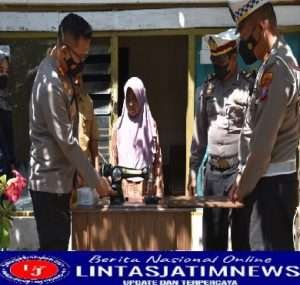 Polres Bondowoso Berikan Santunan untuk Keluarga Korban Laka Lantas