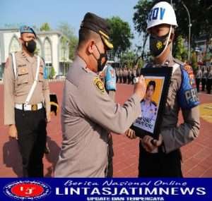 Kapolres Gresik Tegas Copot Satu Anggota Polres Gresik dengan Tidak Hormat