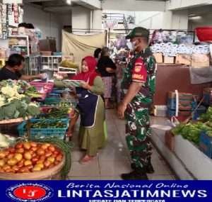 Begini Cara Serma Sujianto Terapkan Prokes di Pasar Tradisional