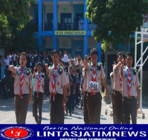 2186 Santri Ponpes Al-Ishlah Sendangagung Lamongan, Ikuti Lomba Gerak Jalan Semarak HUT RI Ke-77