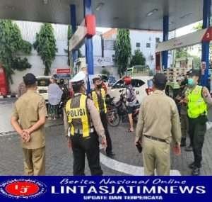 Pasca Kenaikan Harga BBM, Polrestabes Surabaya Bersama 3 Pilar Siagakan Personel di SPBU