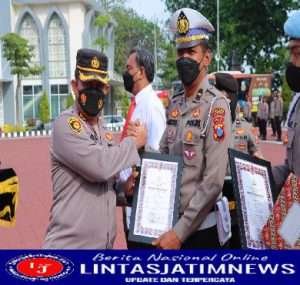 Kapolres Gresik Beri Reward 23 Personel karena Bekerja bagus