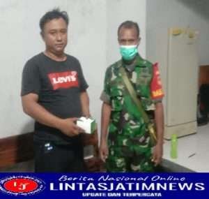 Tangkal Covid 19, Sertu E Lau We Bagikan Obat Ke Warga yang Isolasi