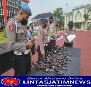 Polres Gresik Gelar Pemeriksaan senpi Secara Berkala