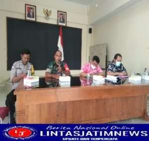 Pesan Babinsa Kemlayan Saat Bina Satlinmas diwilayahnya