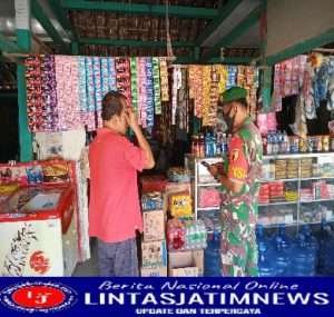 Anggota Koramil Padas Cek Harga Sembako di Wilayah Binaannya