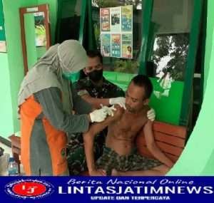 Bersama Petugas Puskesmas,Babinsa Koramil Kedunggalar Laksanakan Pengecekan Kesehatan Warga ODGJ