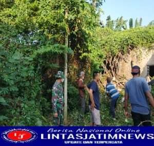 Wujudkan Lingkungan Bersih dan Sehat, Babinsa Kodim 0802/Ponorogo Kerja Bakti Bersama Warga