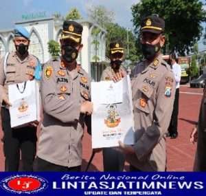 Kapolres Gresik Beri Hadiah kepada 70 Anggota Polres Gresik Berulang Tahun di Bulan September