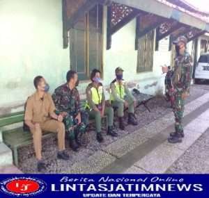 Pererat Tali Silaturrahmi, Babinsa Keprabon Gelar Komsos Dengan Anggota Linmas