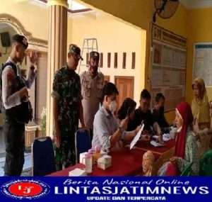 Babinsa Koramil 08/Adipala Monitoring Pembagian BLT BBM kepada Warga Binaannya