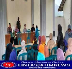 Salurkan BLT BBM, Babinsa Koramil 0801/07 Ngadirojo Lakukan Pendampingan.