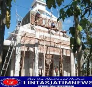 Terus Bersinergi, Babinsa Kodim 0802/Ponorogo Kerja Bakti Bangun Masjid