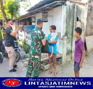 Jum’at Berkah, Dandim Solo Bagikan Sembako Kepada Masyarakat Kurang Mampu.