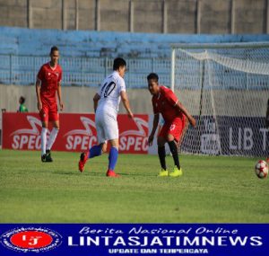 Kapolres Gresik Tanding Sepak Bola Lawan Pemkab Gresik