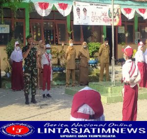 Tanamkan Disiplin dan Cinta Tanah Air, Babinsa Ini jadi Pembina Upacara di Sekolah