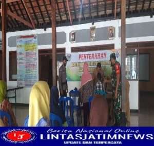 Pastikan Tepat Sasaran Babinsa Koramil 0801/11 Donorojo Dampingi Warga Terima BLT DD