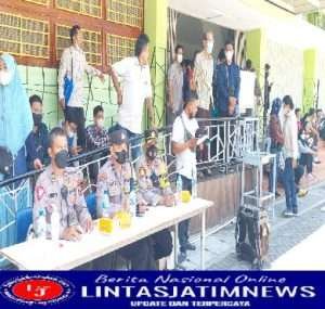 Kapolsek Tambaksari Lakukan Pemantauan Layanan Program SIM Cak Bhabin