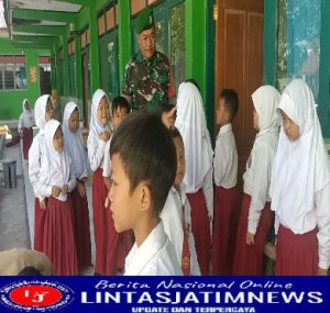 Babinsa Koramil 0805/03 Geneng Dampingi Kegiatan “BIAS” Bulan lmunisasi Anak Sekolah