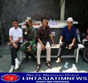 Babinsa Jayengan Beri Himbauan & Cek Prokes