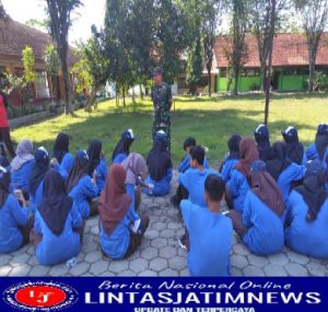 Bentuk Karakter Pelajar, Serma Subagyo Berikan Wasbang Kepada Siswa-Siswi SMPN 1 Pitu