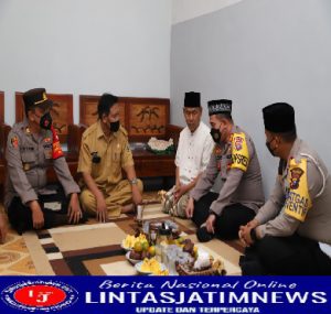 Turut Bela Sungkawa Kapolres Gresik Anjangsana Kerumah Duka