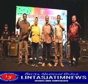 Konser Kerakyatan HUT TNI ke 77 Kodim 0726/Sukoharjo bentuk kefekatan TNI-Rakyat