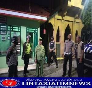 Polsek Tambaksari Laksanakan Patroli di Permukiman dengan Cara Dialog