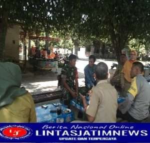 Jalin Silaturahmi, Sertu Suryadi Komsos Dengan Warga Binaan