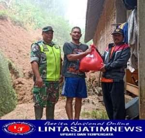 Wujud Peduli Bencana Alam, Babinsa Koramil 0801/09 Sudimoro Bagikan Paket Sembako