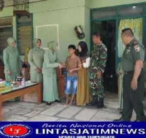 Eratkan Tali Silaturahmi, Ketua Persit KCK Cab. XVI Dim Ponorogo Sambangi Anak Anggota yang Sakit