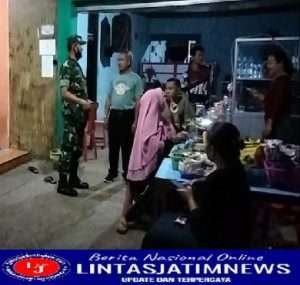 Pastikan Keamanan Wilayah, Personil Koramil Sidoharjo Gelar Patroli Malam Hari