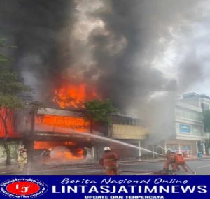 Dua Toko Bahan Karpet di Jalan Gemblongan Ludes Dilahap Jago Merah