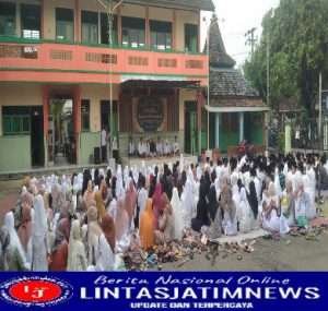 Yayasan Al Islamiyah Tumplek Blek Adakan Maulid Nabi Muhammad