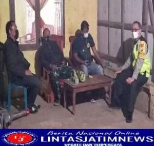 Ciptakan Situasi Aman, Babinsa Koramil 0801/10 Punung Lakukan Patroli Keamanan Wilayah