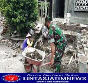 Babinsa  Gotong Royong Cor Masjid