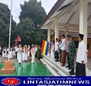 Pastikan Berjalan Aman dan Lancar,Babinsa Koramil Ngrambe Pantau Kegiatan Kirab Santri Diwilayah