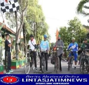 Sambil Gowes Dandim 0812 Lamongan Bersama Club Ontoseno Dan Club Seliut Comunity LA Gelar Baksos