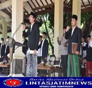 Pimpin Upacara Hari Santri Nasional, Gus Muhdlor: Santri Bisa Menjadi Apa Saja