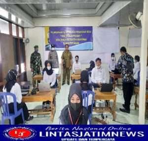 Agar Berjalan Aman Dan Lancar,Serka Sugiono Pantau Kegiatan Tes Calon Perangkat Desa