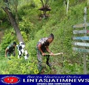 Jaga Kebersihan Lingkungan, Anggota Kodim 0802/Ponorogo Laksanakan Kerja Bakti